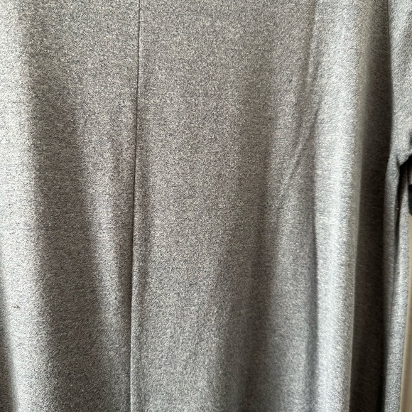 Light almost heathered looking gray Perfect T by LuLaRoe - size large - Picture 7 of 8